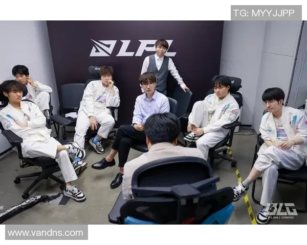 BLG战队在和平精英赛事中个人能力排名创新高引发电竞比分热议 BLG战队在和平精英赛事中个人能力排名创新高引发电竞比分热议