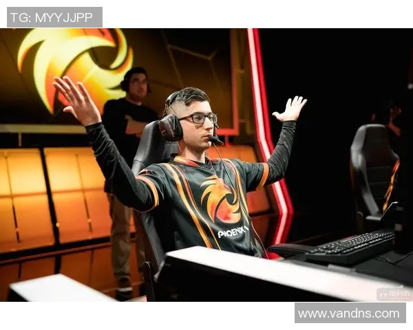 电竞实时数据解析和平精英中LNG战队的进攻策略与战术深度剖析 电竞实时数据解析和平精英中LNG战队的进攻策略与战术深度剖析